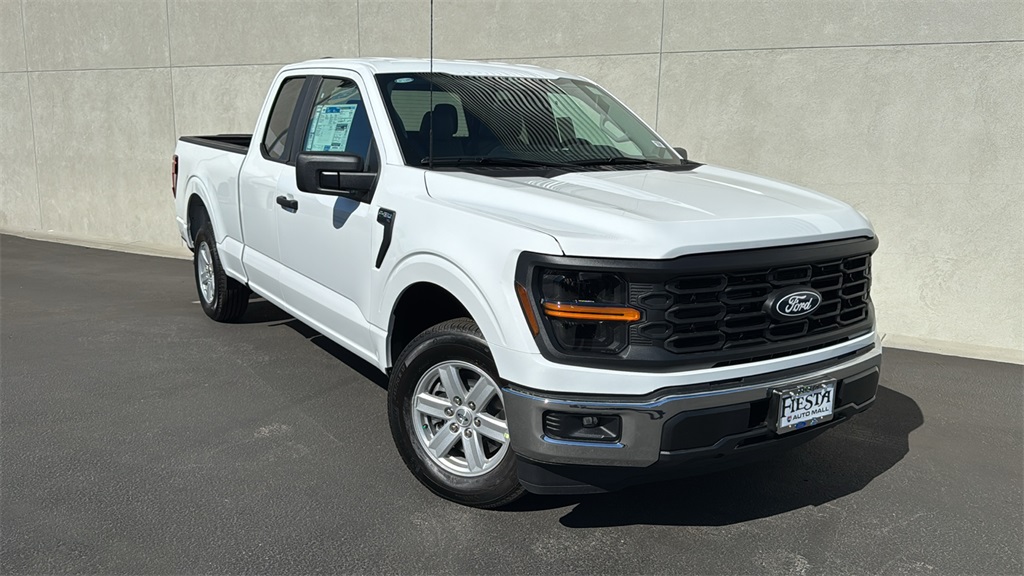 2025 Ford F-150 XL's photo