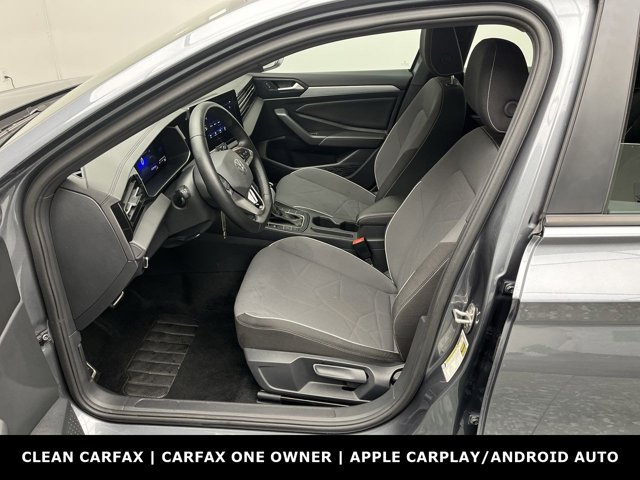 2025 Volkswagen Jetta Sport photo 3