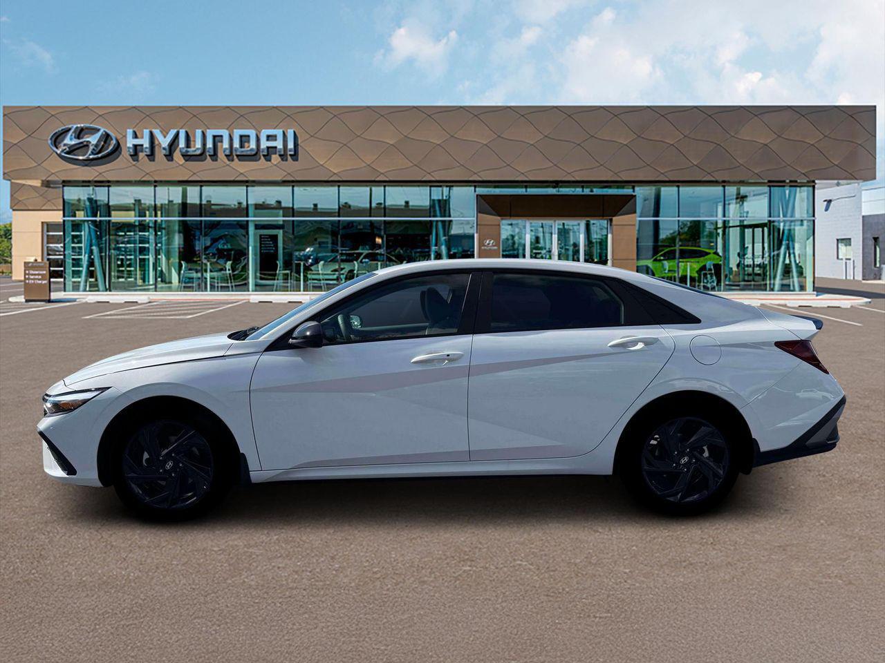 2026 Hyundai Elantra SEL Sport photo 3