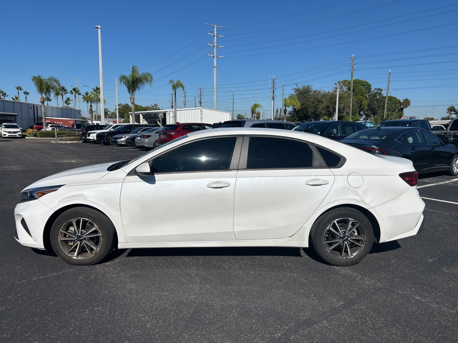 2022 Kia Forte LXS photo 4