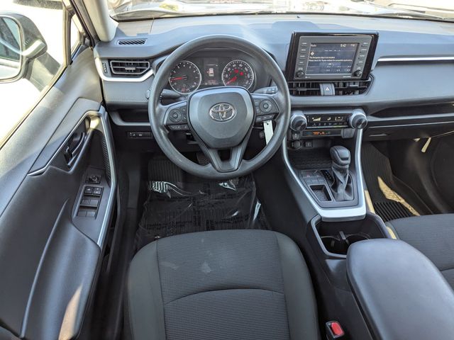 2022 Toyota RAV4 LE photo 16