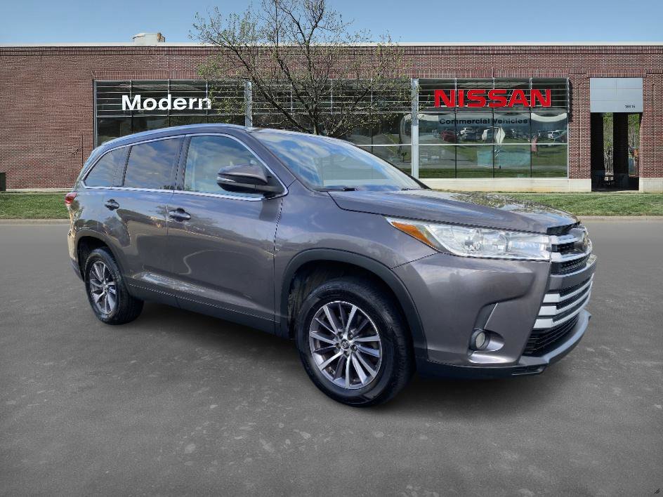 2019 Toyota Highlander XLE photo 3