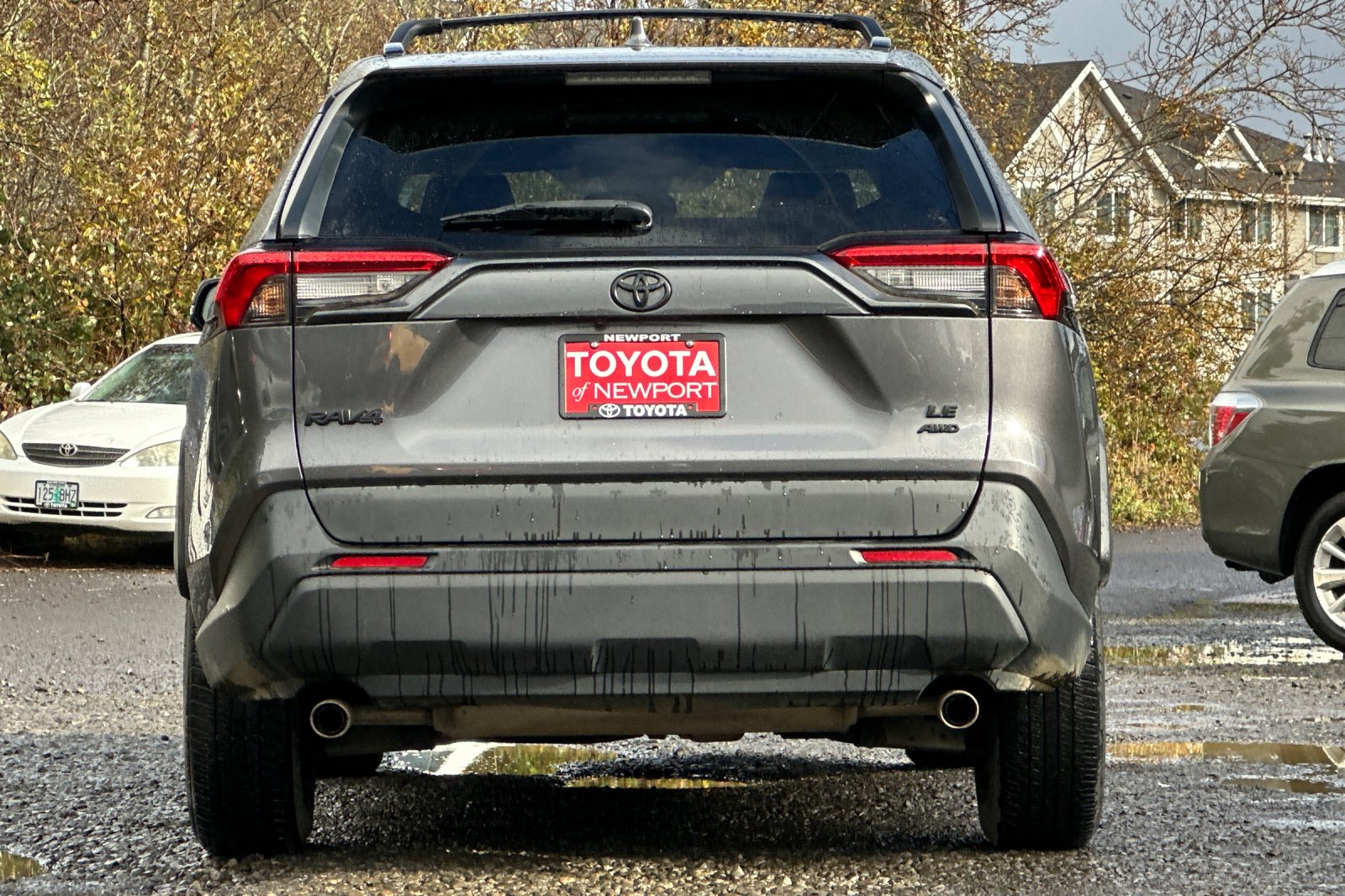 2021 Toyota RAV4 LE photo 4
