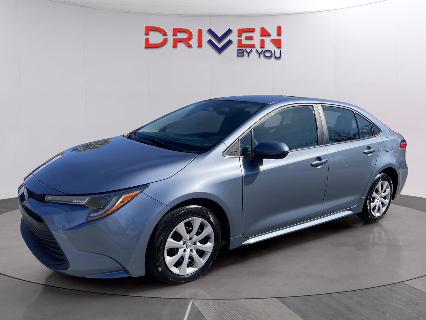 2023 Toyota Corolla LE photo 3