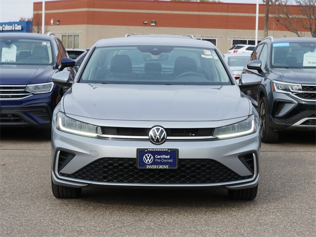 Certified 2025 Volkswagen Jetta SE with VIN 3VWEX7BU5SM021577 for sale in Inver Grove Heights, Minnesota