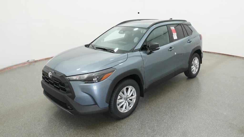 2026 Toyota Corolla Cross LE's photo