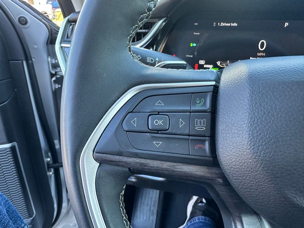 2023 Jeep Cherokee Base photo 5