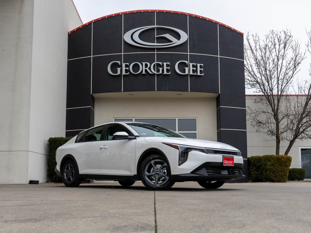 2025 Kia K4 LXS's photo