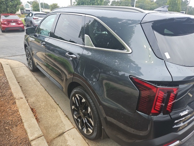 2025 Kia Sorento SX photo 9