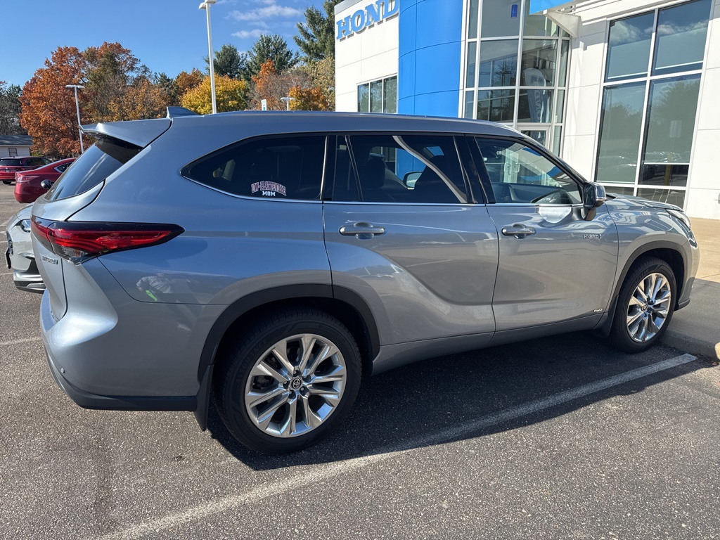 2020 Toyota Highlander Hybrid Limited photo 3