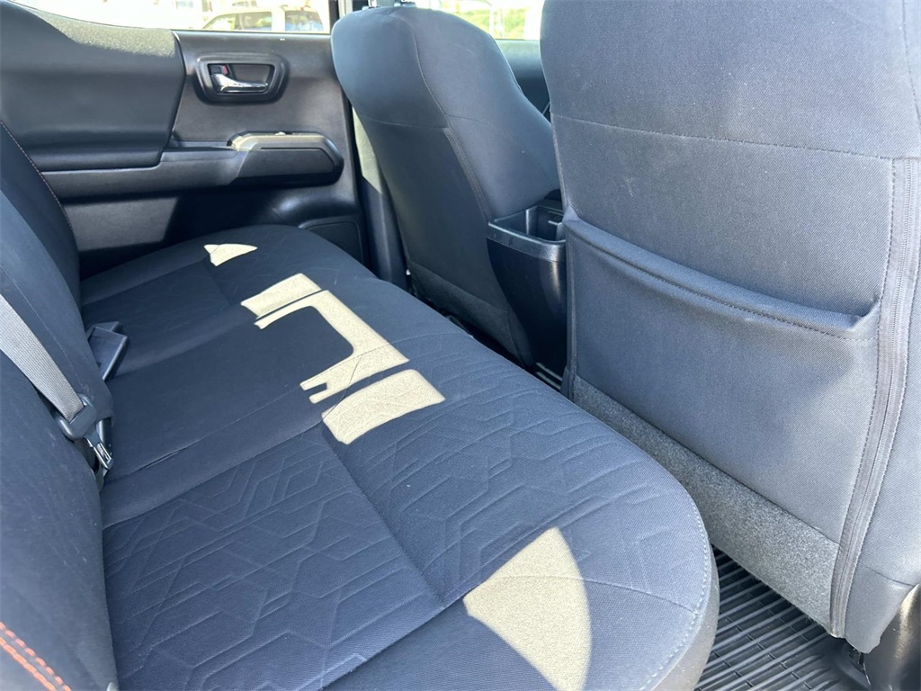 2020 Toyota Tacoma TRD Off-Road photo 19