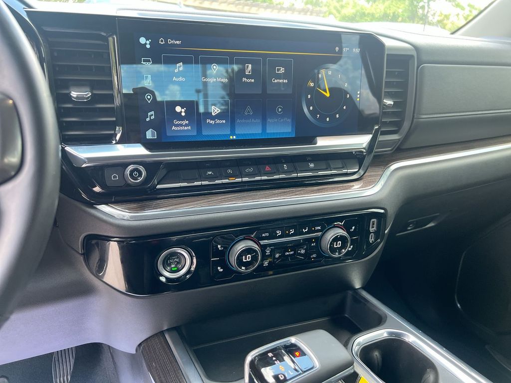 2024 Chevrolet Silverado 1500 RST photo 13