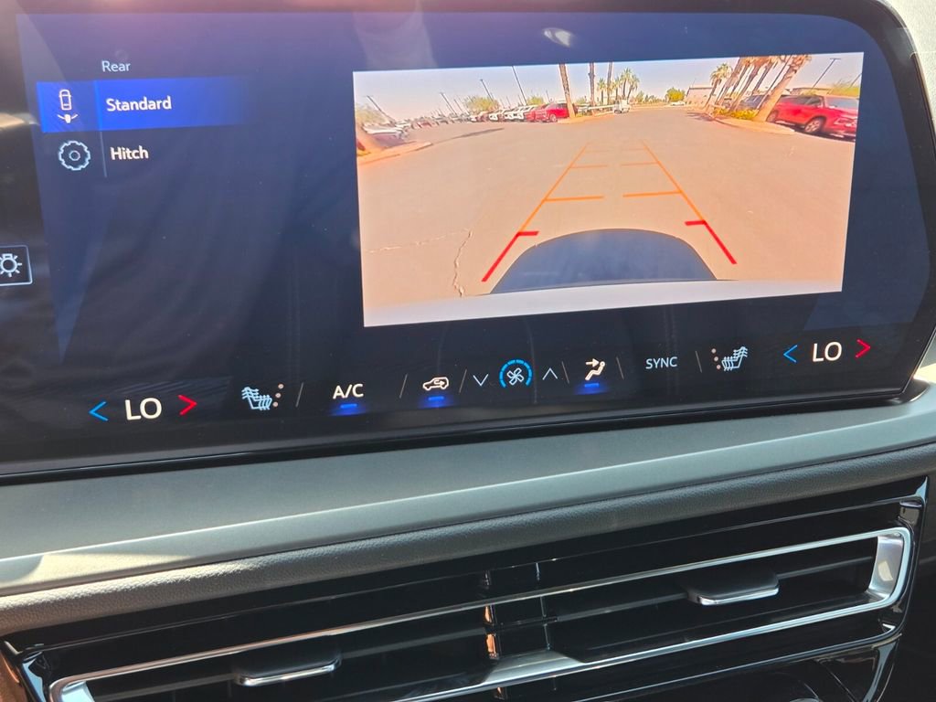 2025 Chevrolet Traverse photo 11