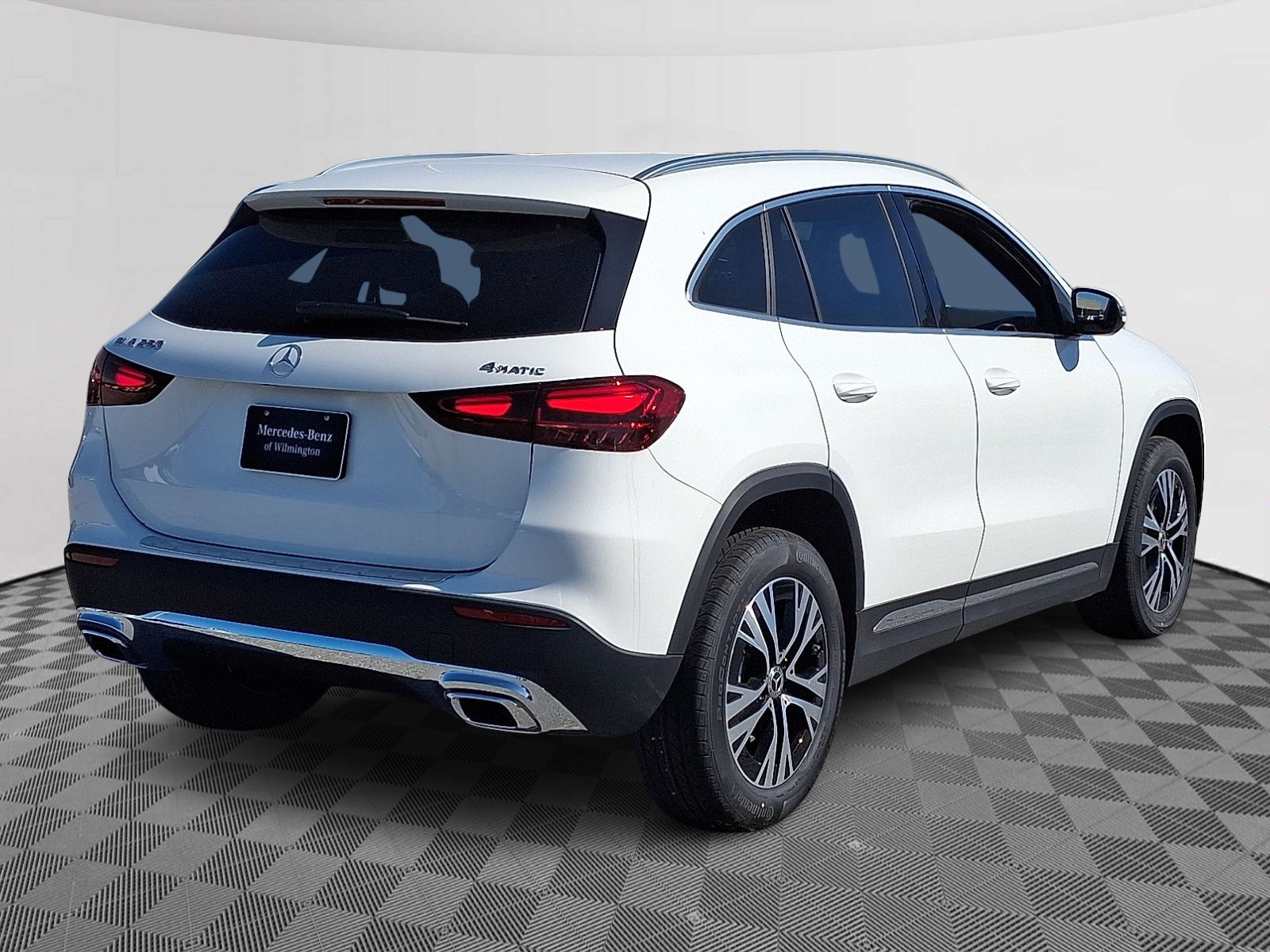 2025 Mercedes Benz GLA 250 4MATIC photo 4