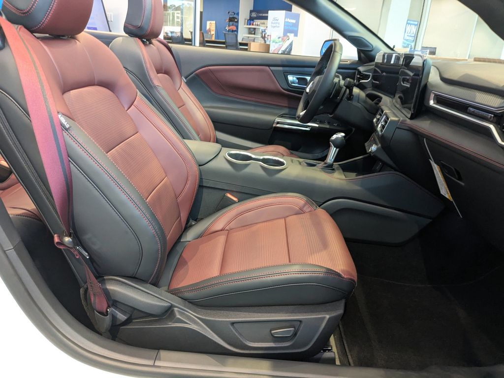 2025 Ford Mustang GT Premium Convertible photo 14