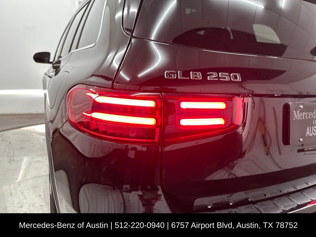 2025 Mercedes Benz GLB 250 photo 26