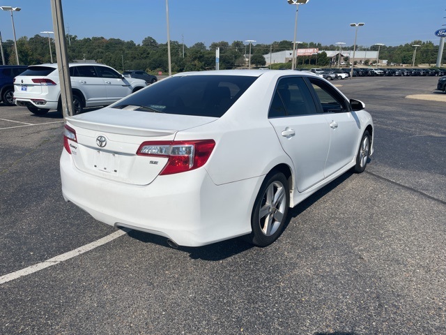 2013 Toyota Camry SE photo 4