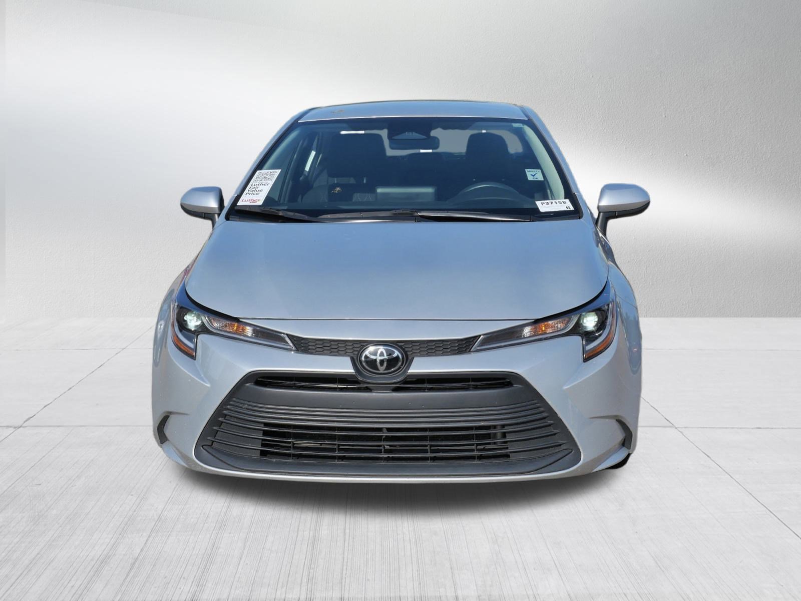 2023 Toyota Corolla LE photo 2
