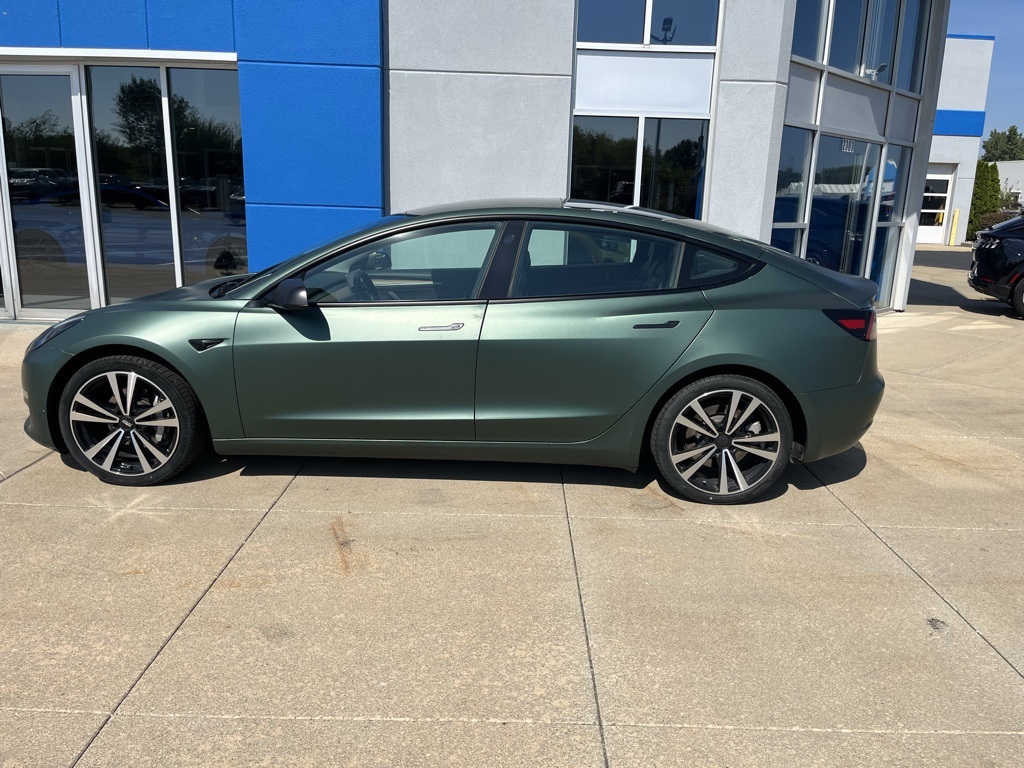 2022 Tesla Model 3 Long Range photo 2