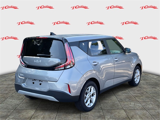 2023 Kia Soul LX photo 2