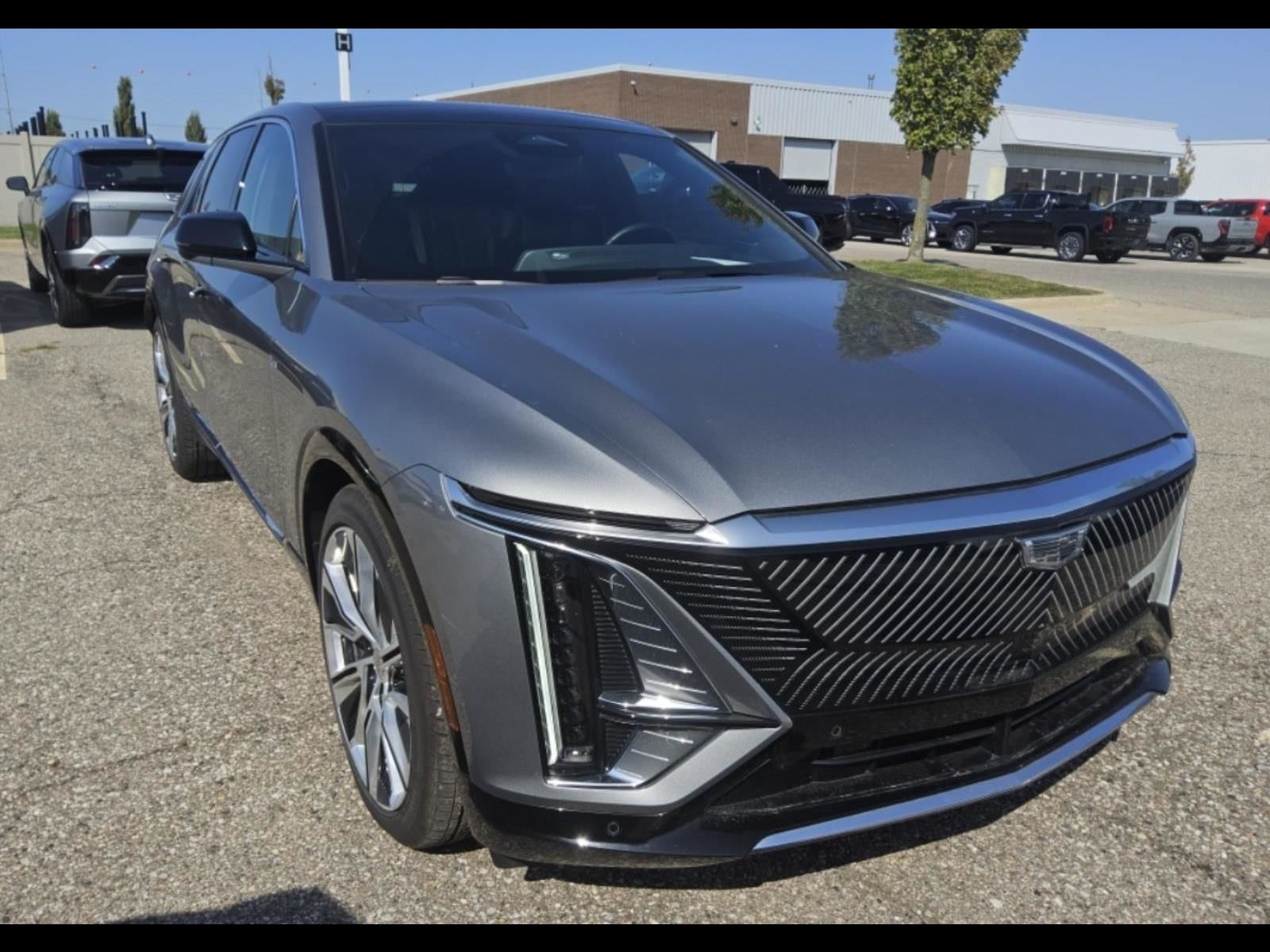Used 2024 Cadillac LYRIQ Luxury 3 with VIN 1GYKPSRL3RZ137983 for sale in Barrington, IL