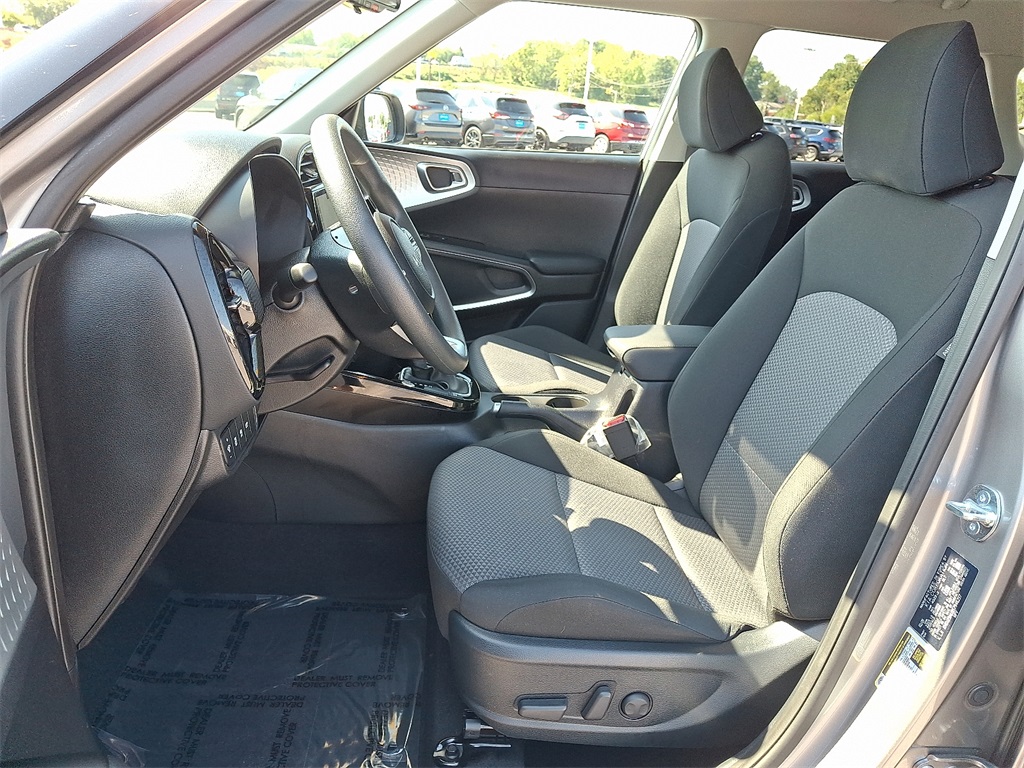 2025 Kia Soul S photo 14