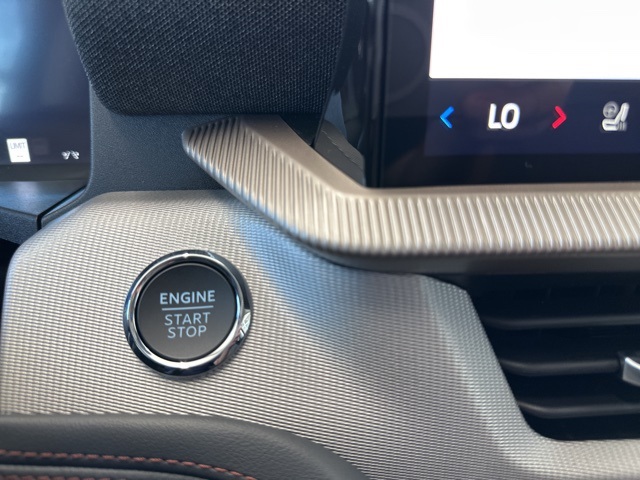 2025 Ford Explorer photo 16