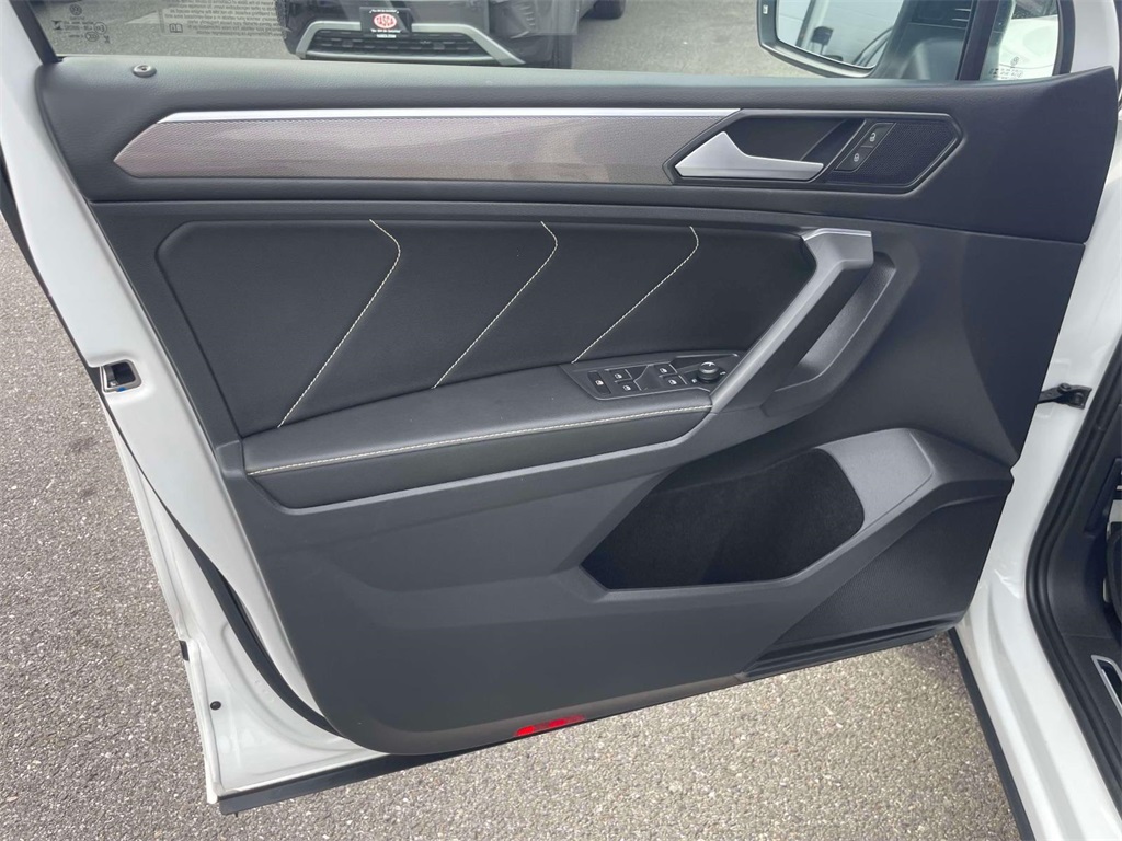 2022 Volkswagen Tiguan SE R-Line Black photo 14