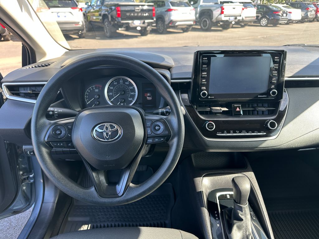 2022 Toyota Corolla LE photo 14