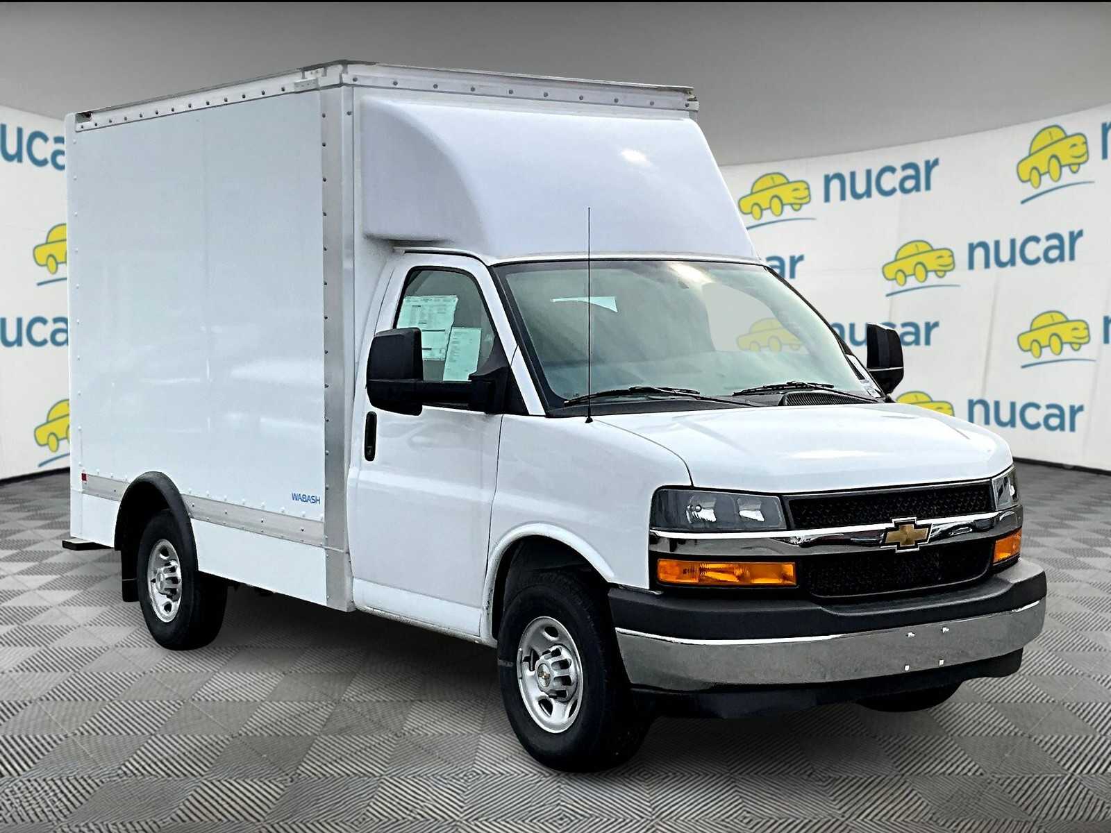 2024 Chevrolet Express Cutaway Base's photo