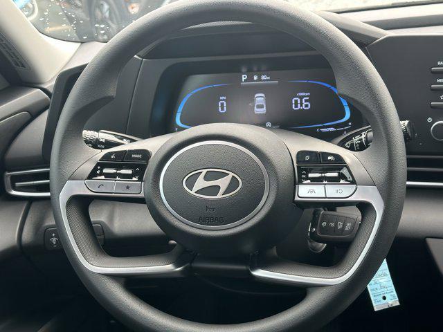 2025 Hyundai Elantra SE photo 21