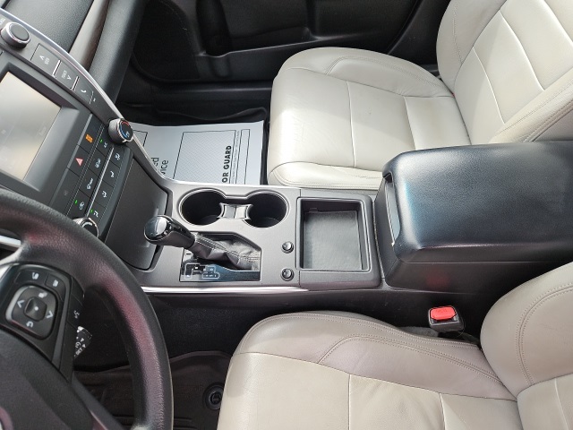 2017 Toyota Camry XLE XSE photo 23