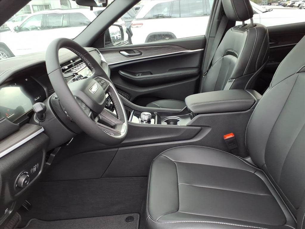 2025 Jeep Grand Cherokee Limited photo 6