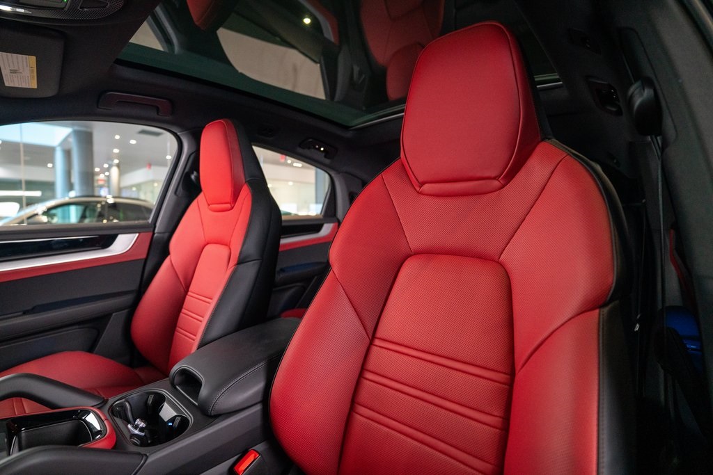 2025 Porsche Cayenne Coupe photo 15