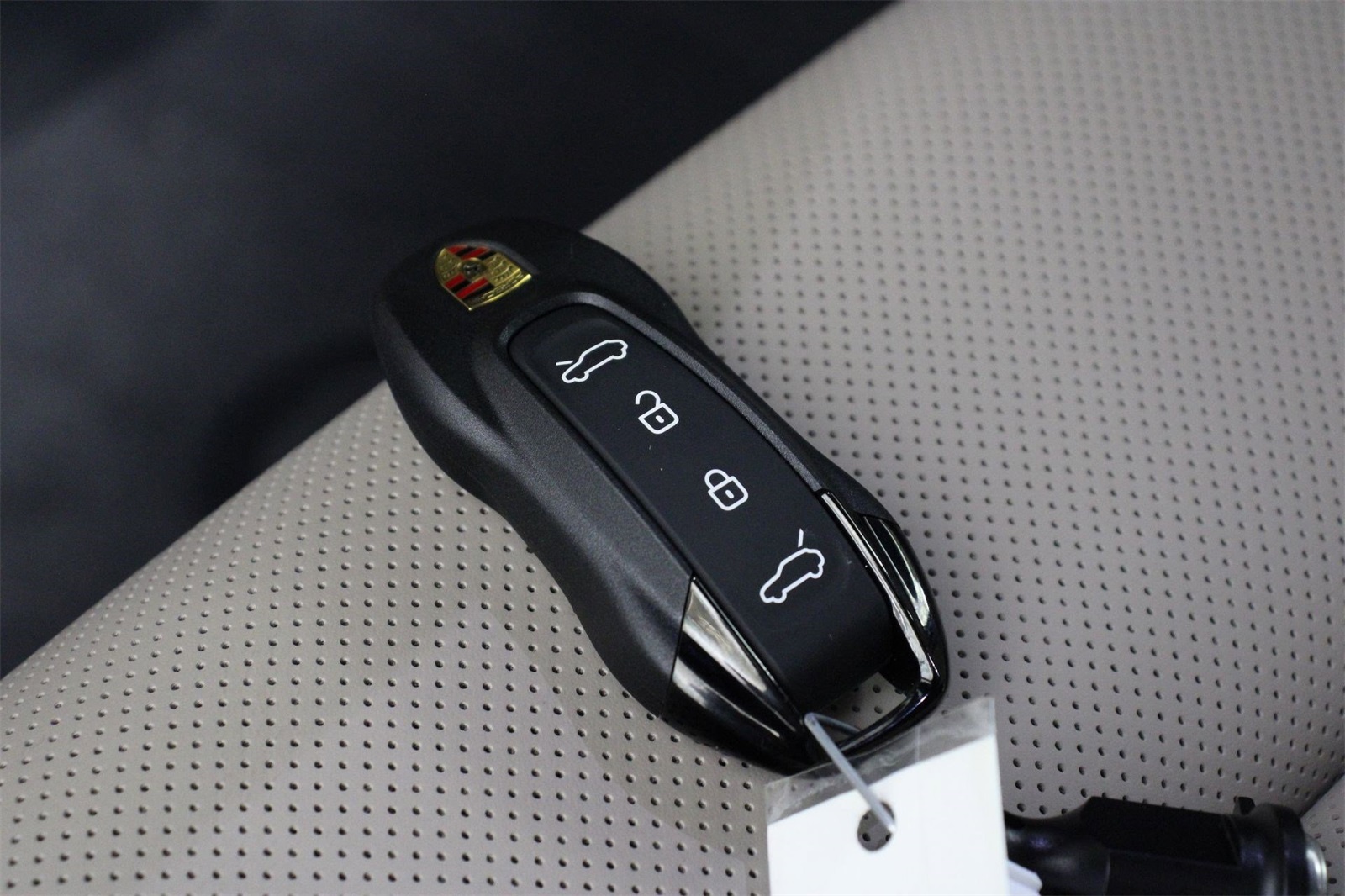 2025 Porsche Macan Electric photo 20