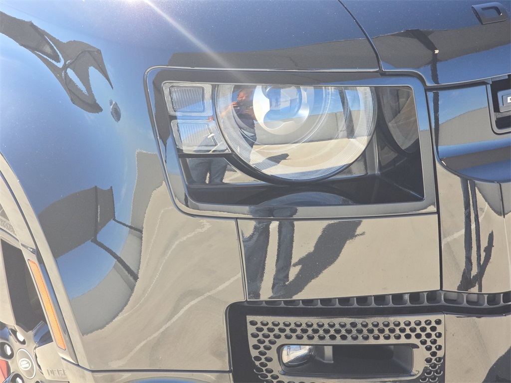 2023 Land Rover Defender 130 X photo 27