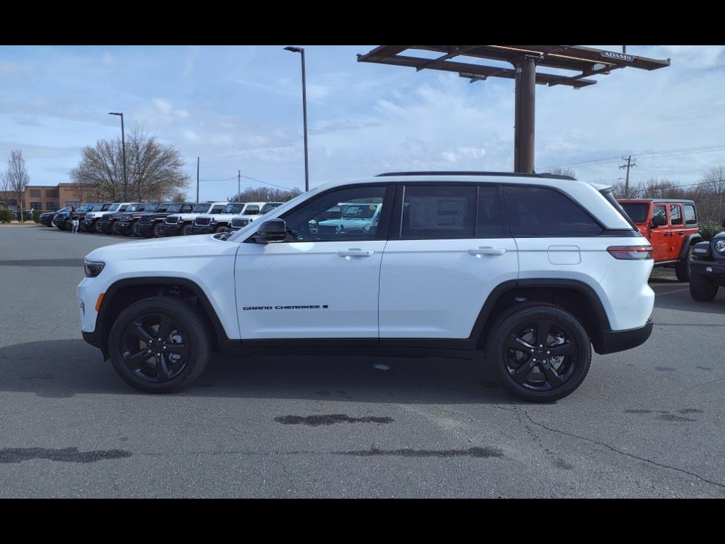 2025 Jeep Grand Cherokee Limited photo 17