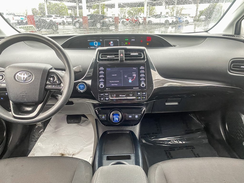 2022 Toyota Prius L photo 11