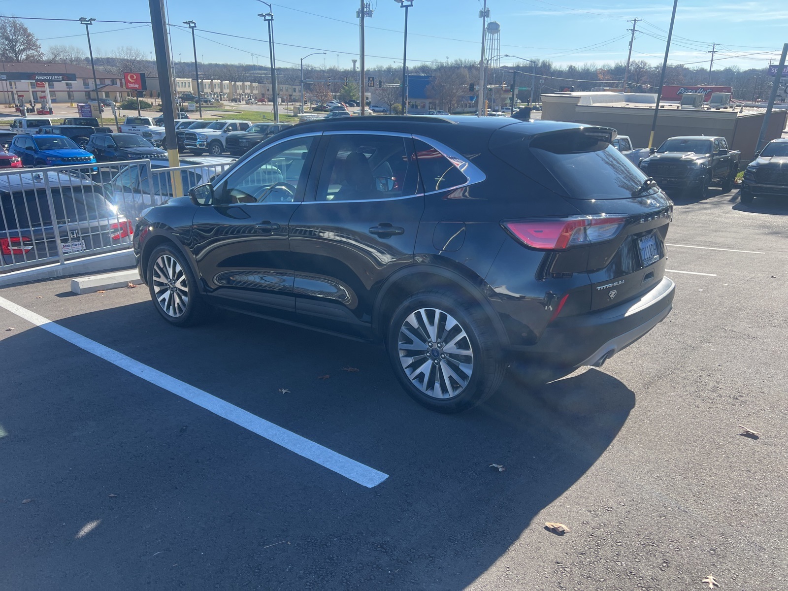 2020 Ford Escape Titanium Hybrid photo 4