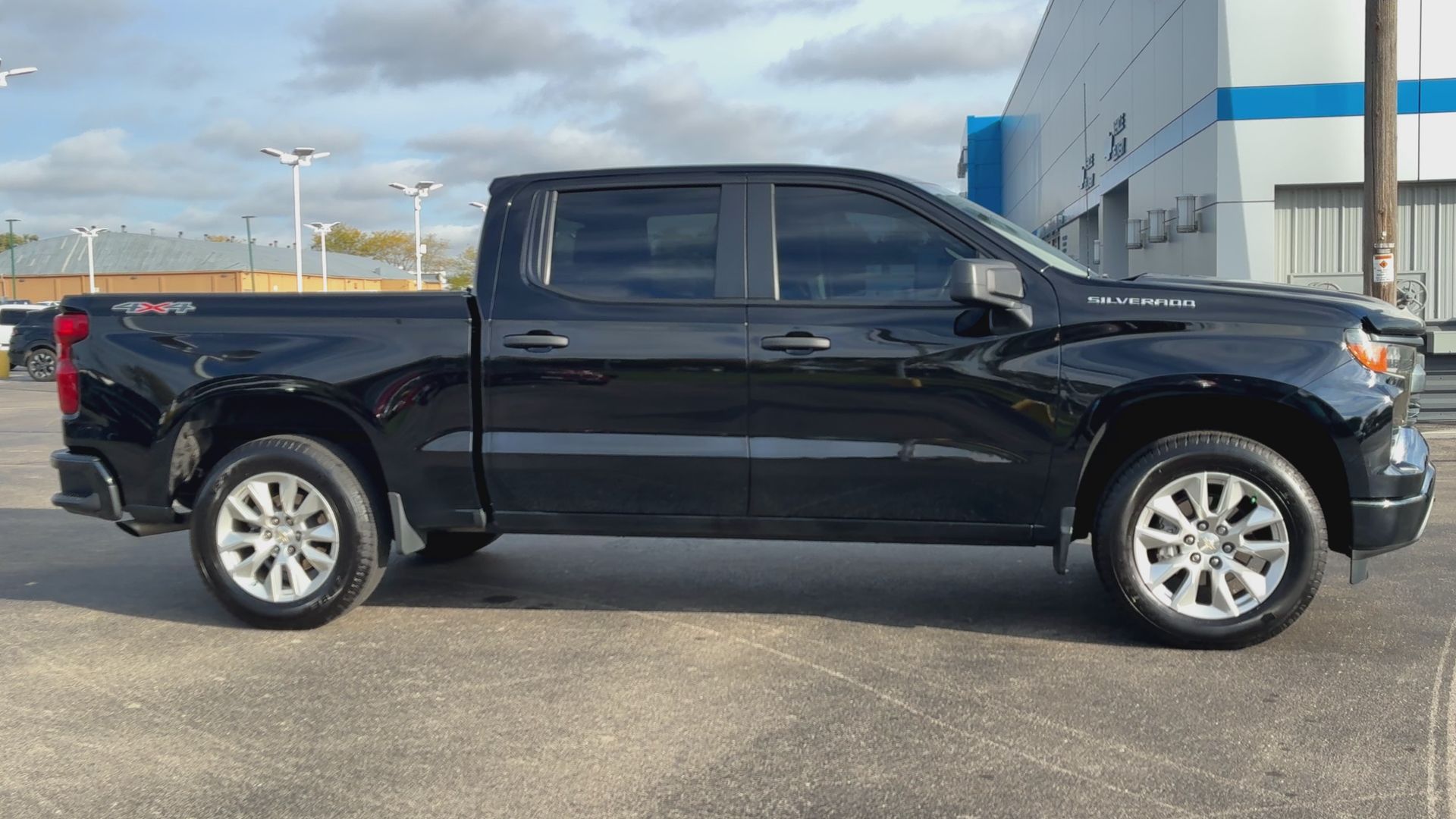 2022 Chevrolet Silverado 1500 Custom photo 9