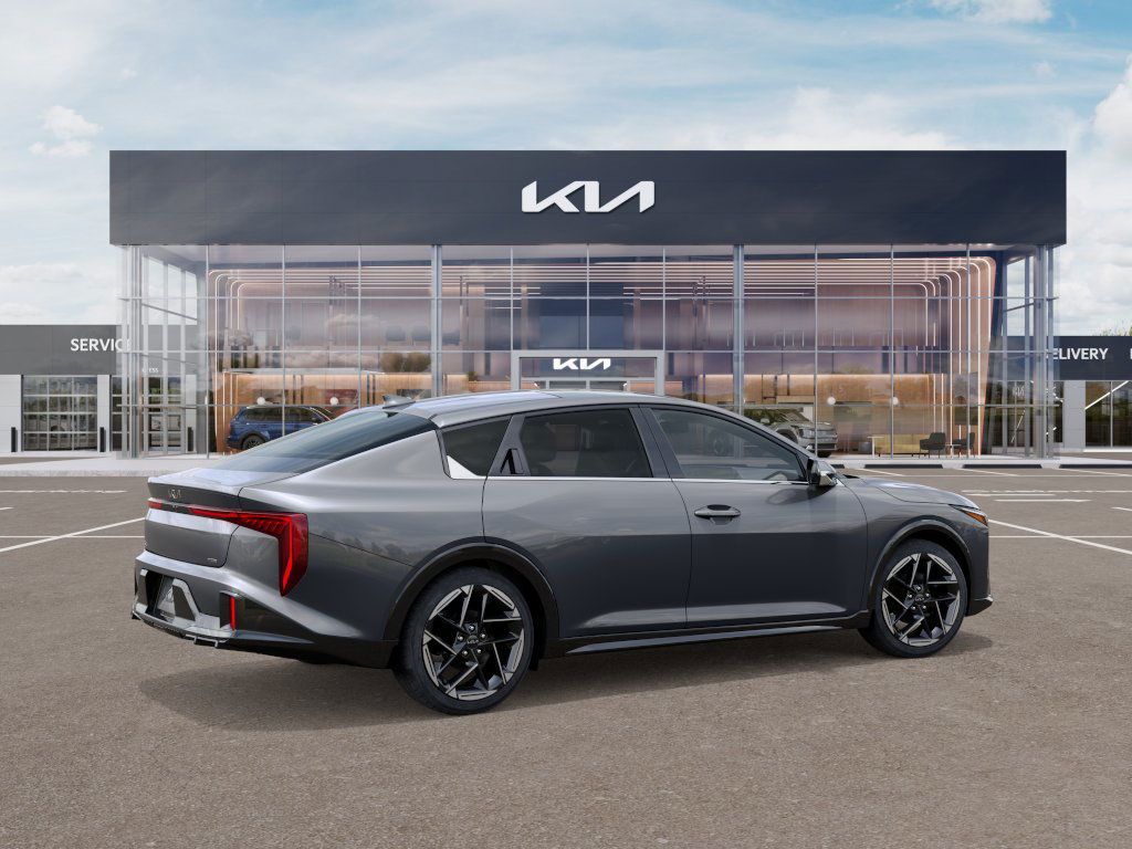 2025 Kia K4 GT-Line photo 2