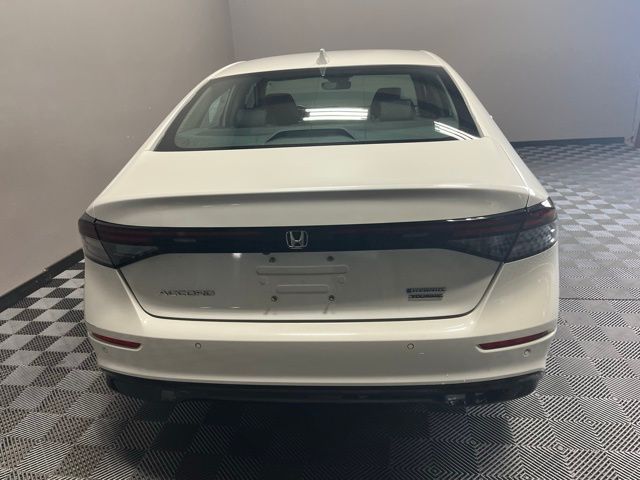 2023 Honda Accord Hybrid Touring photo 4