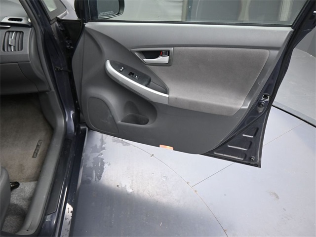 2010 Toyota Prius Two photo 11