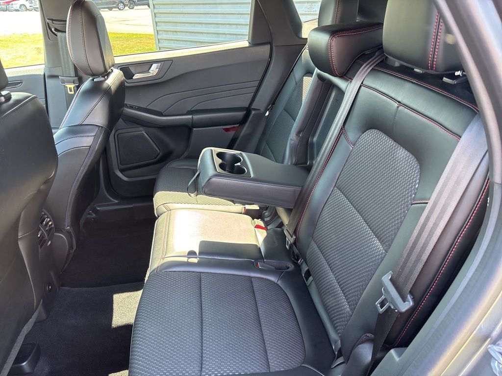 2023 Ford Escape ST-Line Elite photo 25