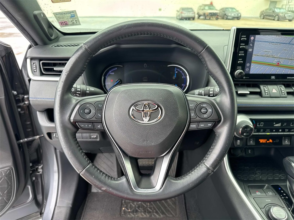 2020 Toyota RAV4 Hybrid XSE photo 18