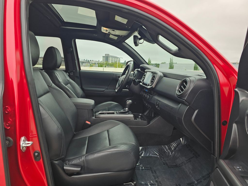 2022 Toyota Tacoma TRD Sport photo 11