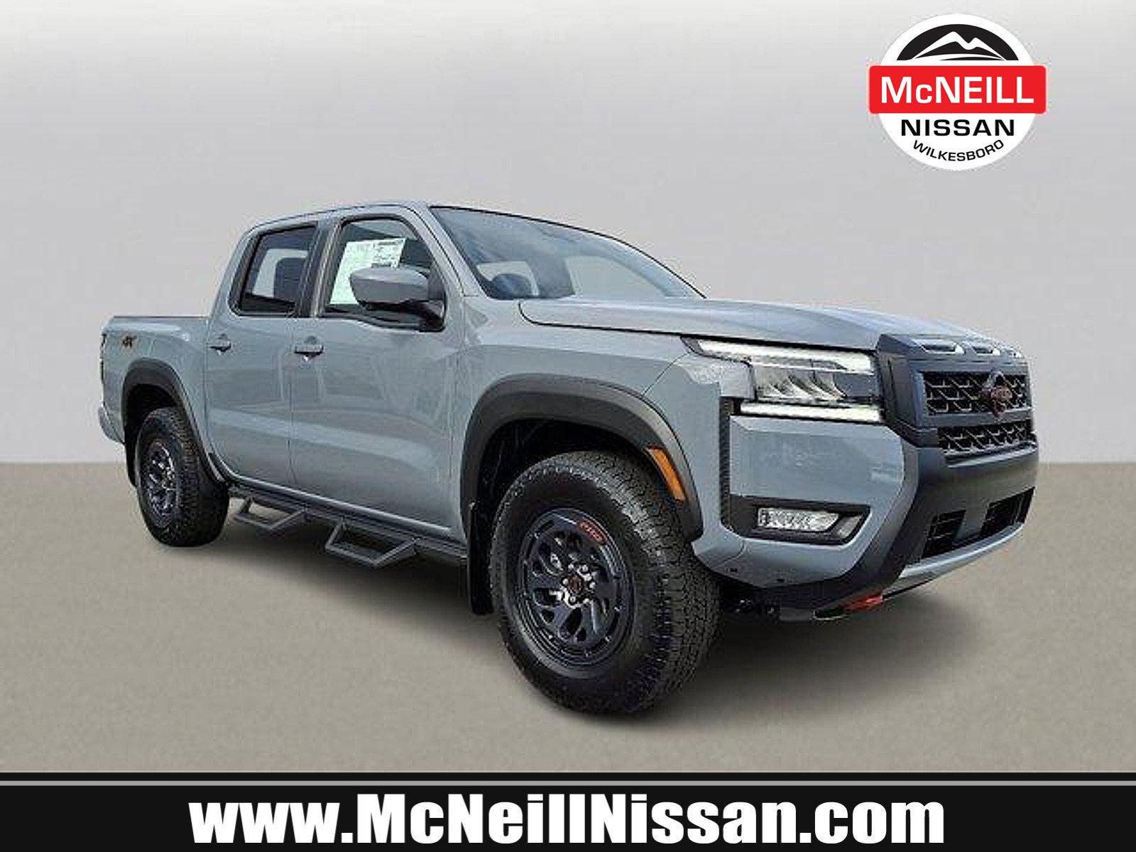 2025 Nissan Frontier PRO-4X's photo