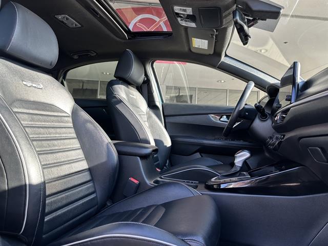 2023 Kia Forte GT-Line photo 10