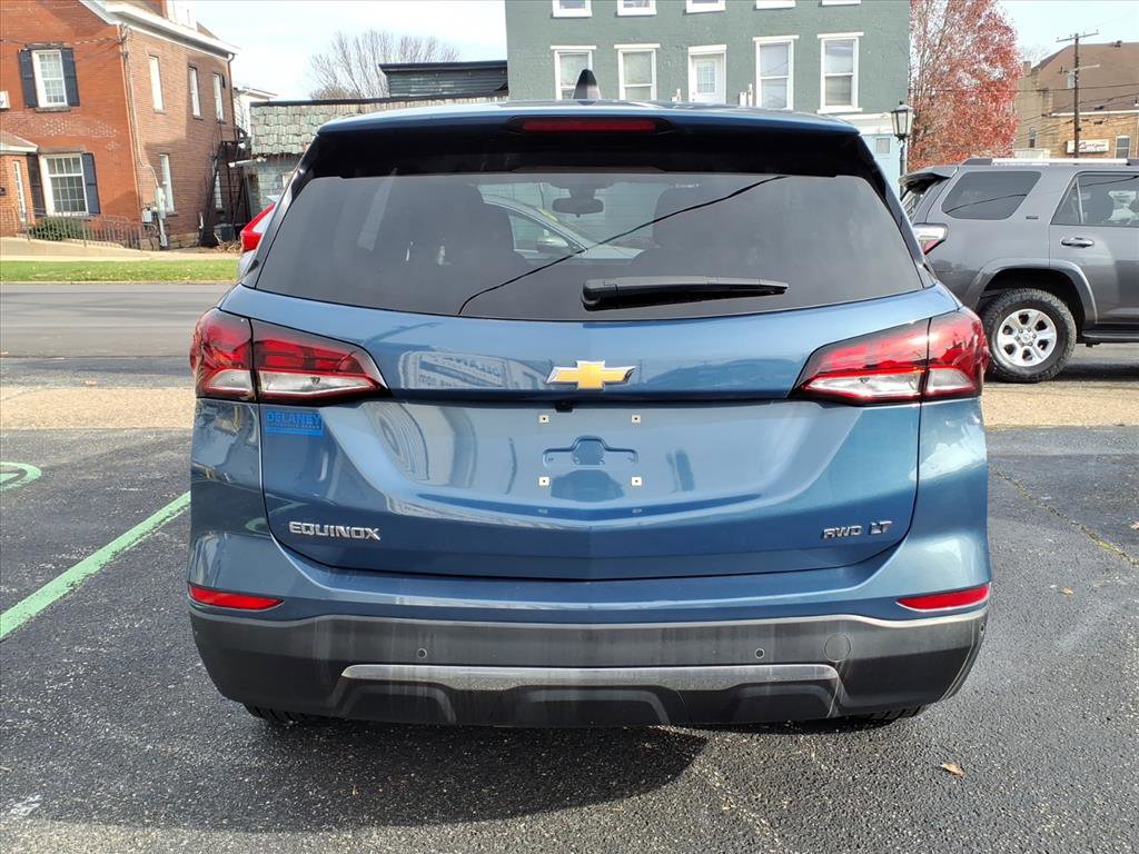 2024 Chevrolet Equinox LT photo 3