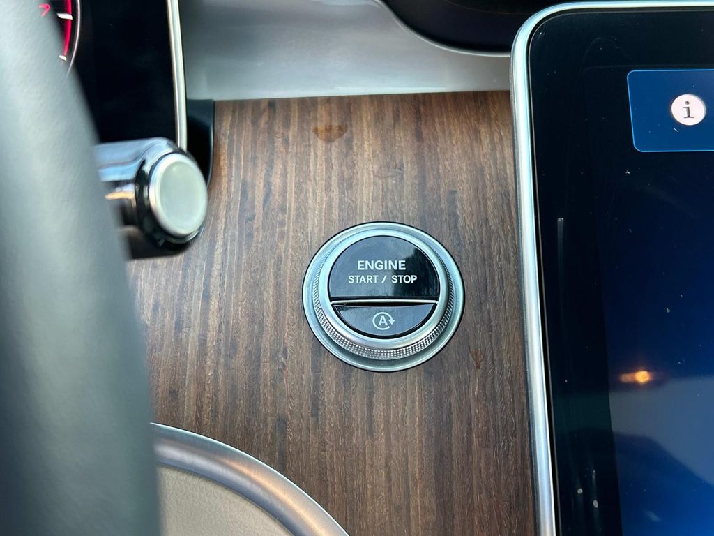 2025 Mercedes Benz C 300 4MATIC photo 43